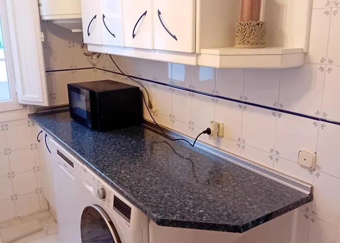 Pájaro Cantor Hoyo 16 * Fuengirola